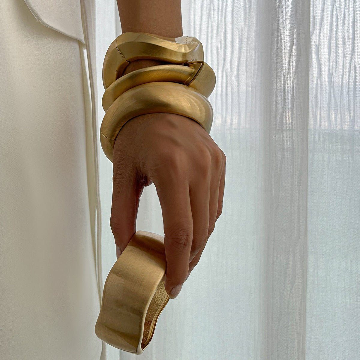 Chunky Gold Wave Cuff Bangles – Stackable Boho Statement Jewelry Set - HalleBeauty